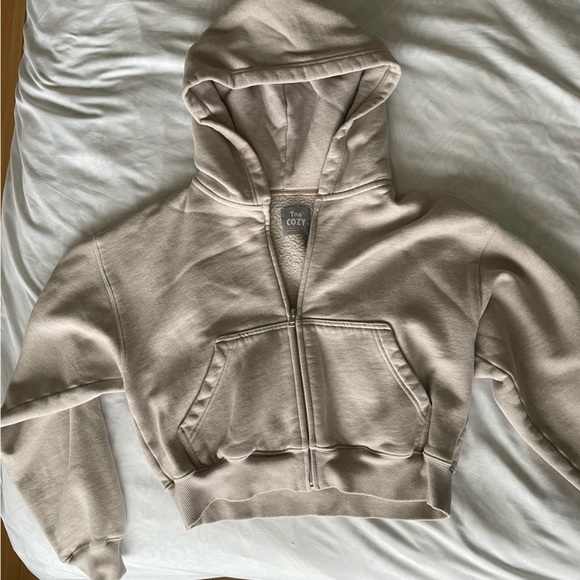 Aritzia TNA Cozy Fleece Boyfriend Boxy Zip - Picture 2 of 4